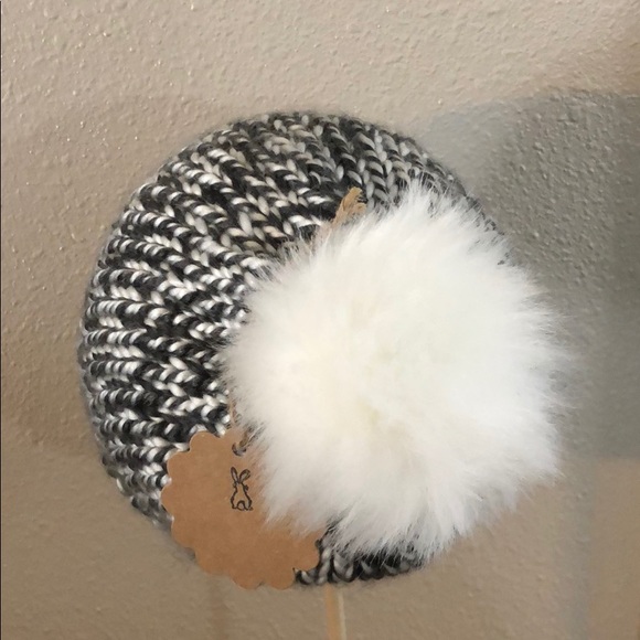 NWT-Charcoal Gray/White Super Soft Knitted Hat - Picture 4 of 4